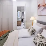 아파트 Bright & Modern In Historic Raina Blvd Building I Near Park & Old Town