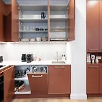 Bright & Modern In Historic Raina Blvd Building I Near Park & Old Town 리가