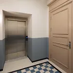 Bright & Modern In Historic Raina Blvd Building I Near Park & Old Town 아파트 *