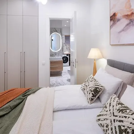 Daire Bright & Modern In Historic Raina Blvd Building I Near Park & Old Town