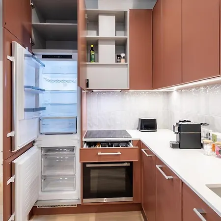 Bright & Modern In Historic Raina Blvd Building I Near Park & Old Town *