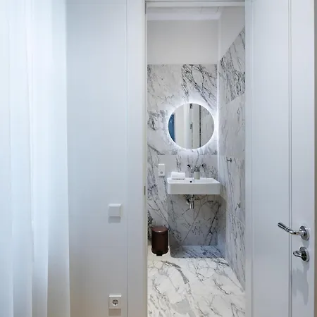 Bright & Modern In Historic Raina Blvd Building I Near Park & Old Town Apartamento Riga