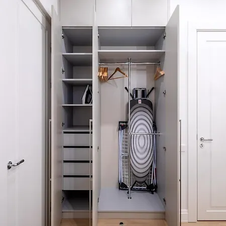 Bright & Modern In Historic Raina Blvd Building I Near Park & Old Town Daire Riga