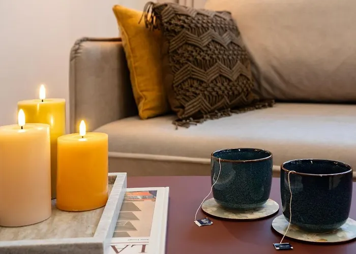 Bright & Modern In Historic Raina Blvd Building I Near Park & Old Town Dzīvoklis Riga