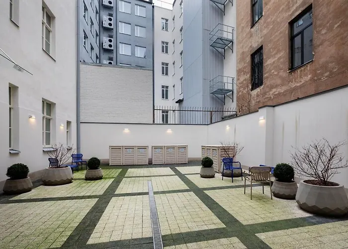 Dzīvoklis Bright & Modern In Historic Raina Blvd Building I Near Park & Old Town Riga