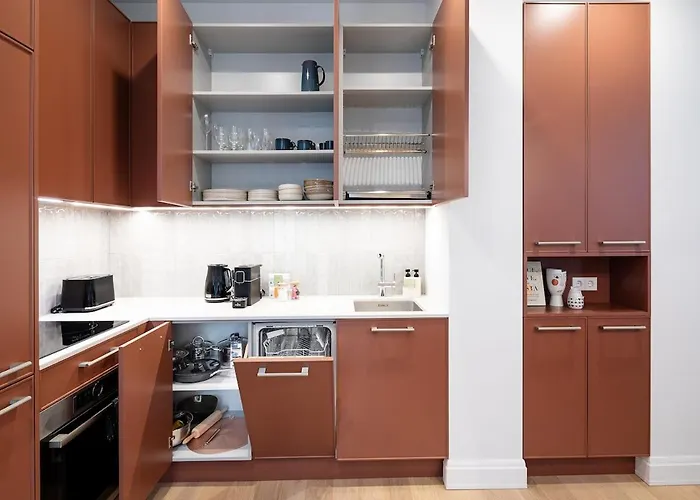 Bright & Modern In Historic Raina Blvd Building I Near Park & Old Town Riga