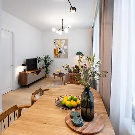 Bright & Modern In Historic Raina Blvd Building I Near Park & Old Town *