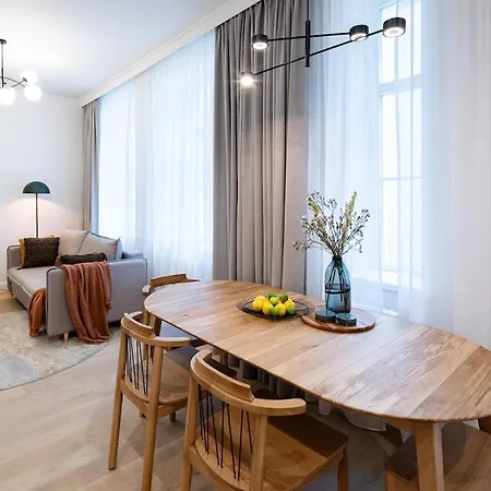 Bright & Modern In Historic Raina Blvd Building I Near Park & Old Town 아파트 *
