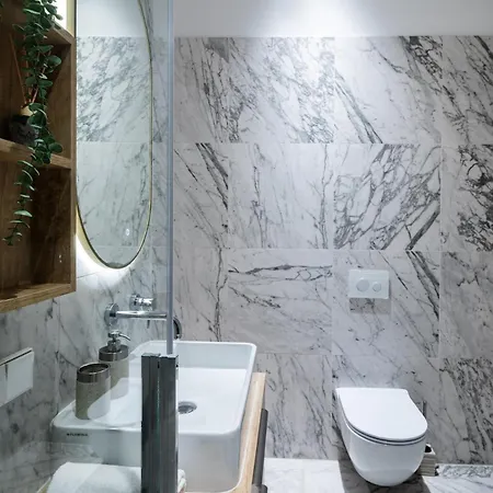 Appartamento Bright & Modern In Historic Raina Blvd Building I Near Park & Old Town Riga