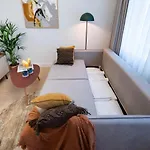 Bright & Modern In Historic Raina Blvd Building I Near Park & Old Town *