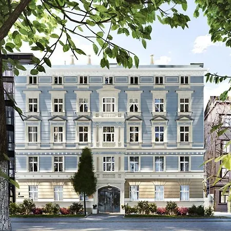 Dzīvoklis Bright & Modern In Historic Raina Blvd Building I Near Park & Old Town *